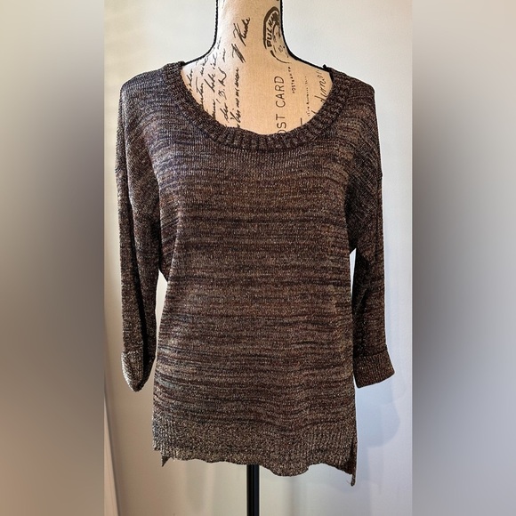 ✨ Olive & Oak Glittery Silver Top (M) ✨ - Picture 3 of 12